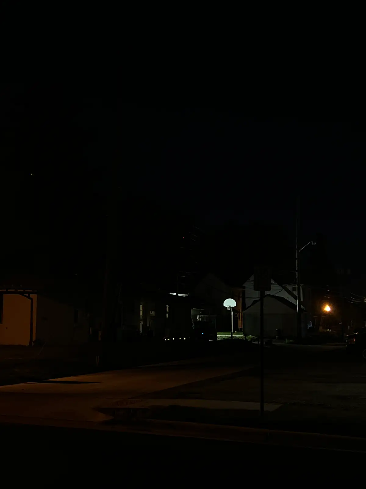 Stillness and the silent call of the court. Still Frame