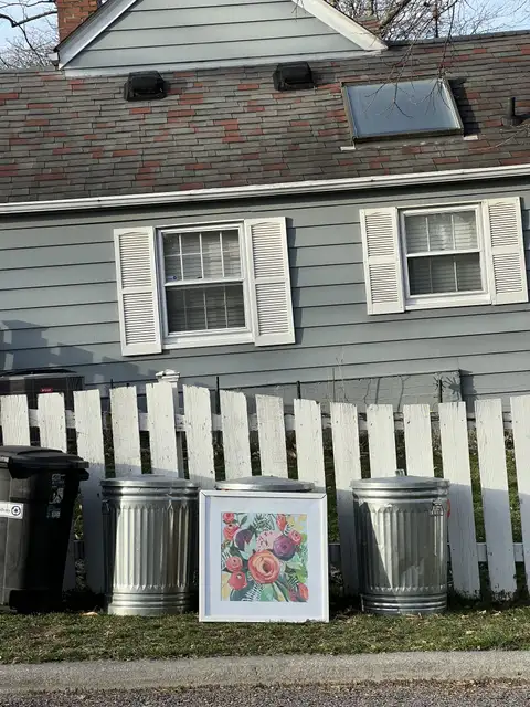 Curbside art: a surprising pop of color.